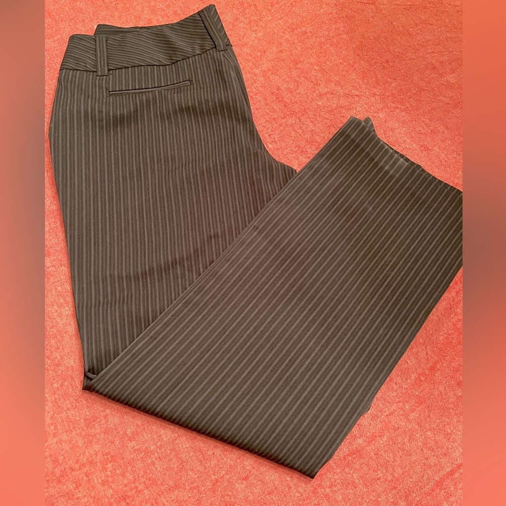 Daisy Fuentes dress pants